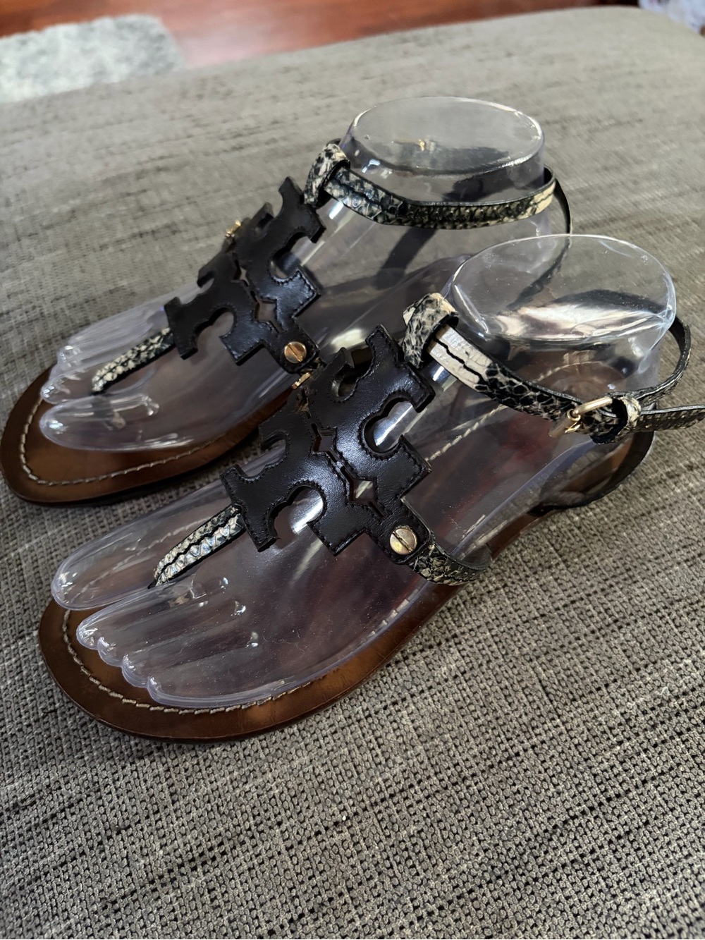 TORY BURCH Women’s Chandler Flat Brown Thong Leather Ankle Strap Sandals Sz 8.5